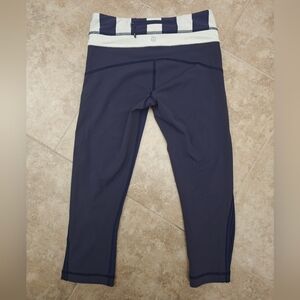 LULULEMON Capri Leggings